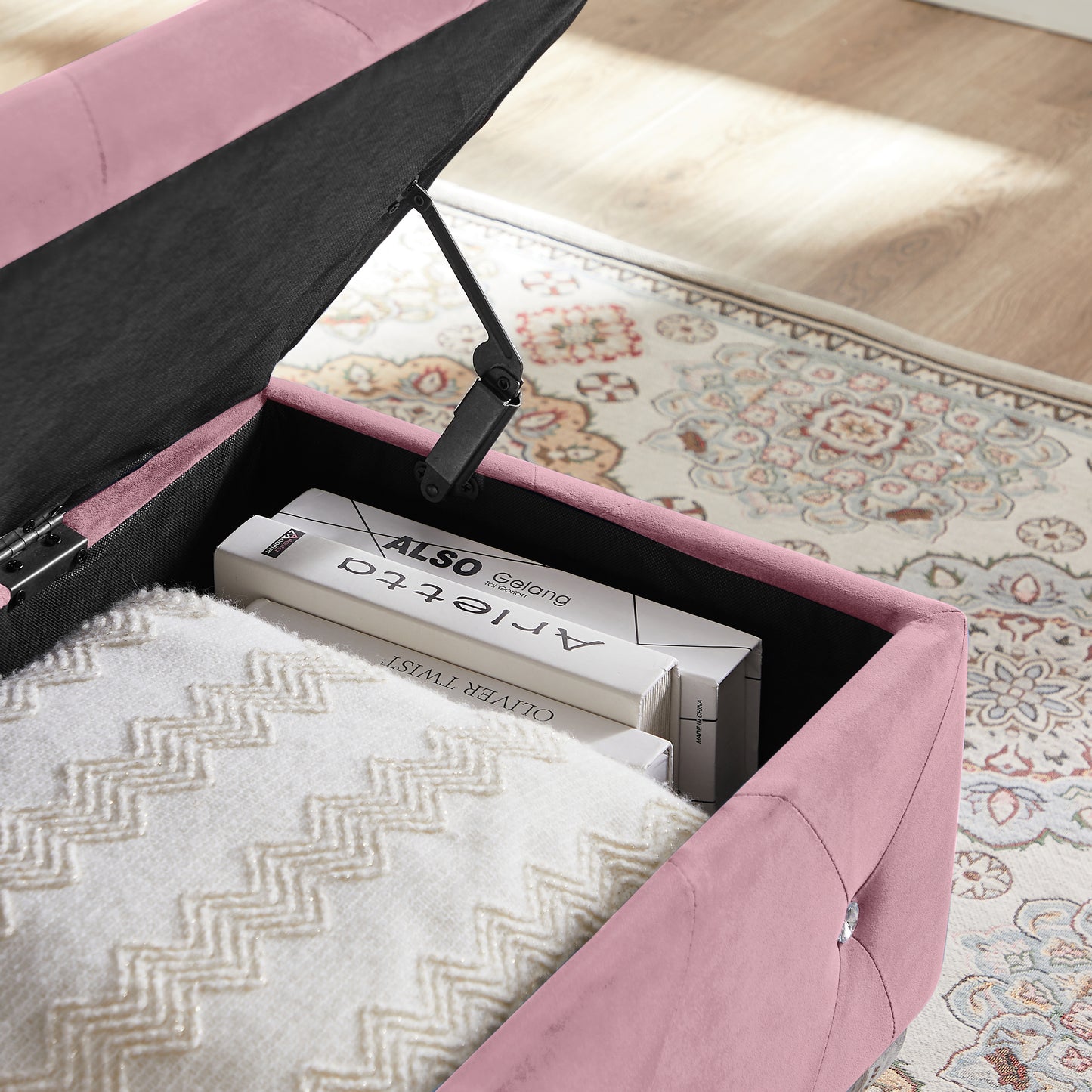 Storage Bench Flip Top Entryway Bench Seat with Safety Hinge Storage Chest with Padded Seat Pink Velet